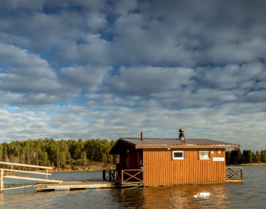 Баня на плаву